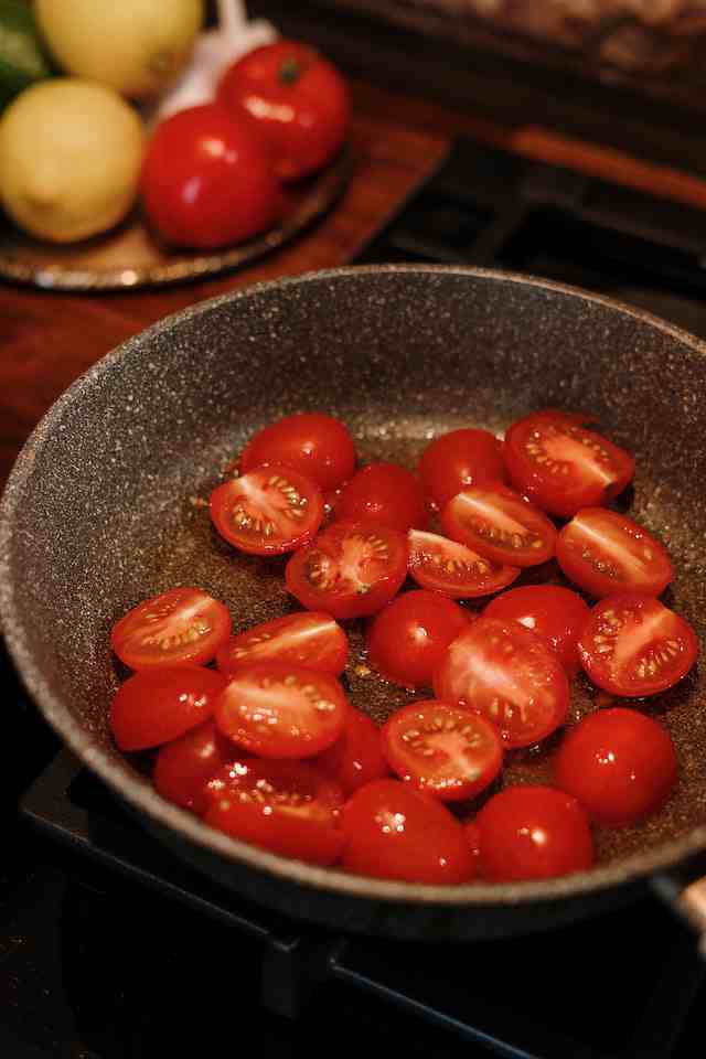 Benefits of Feeding Tomatoes to Pugs